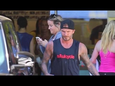 VIDEO : Exclu Vido : David Beckham : ultra-sexy en marcel noir, le footballeur est au top