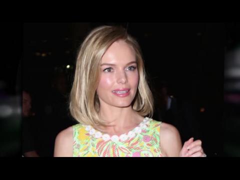 VIDEO : Kate Bosworth a un look rtro pour le lancement de la ligne Lilly Pulitzer pour Target