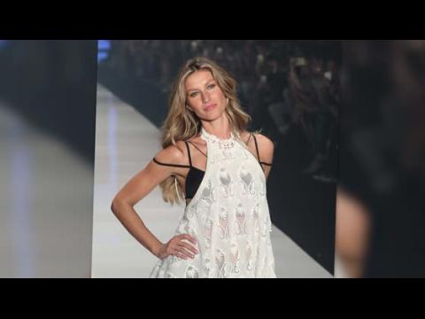 VIDEO : Gisele Bundchen Walks the Runway at Her Final Fashion Show