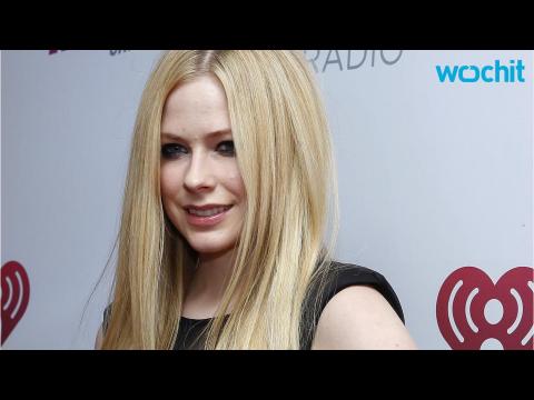 VIDEO : Avril Lavigne's on the Uptick