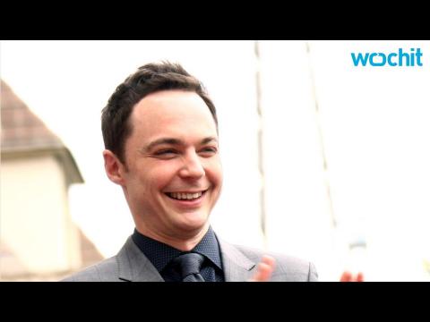 VIDEO : Jim Parsons Gives The Grace Helbig Show Four Stars