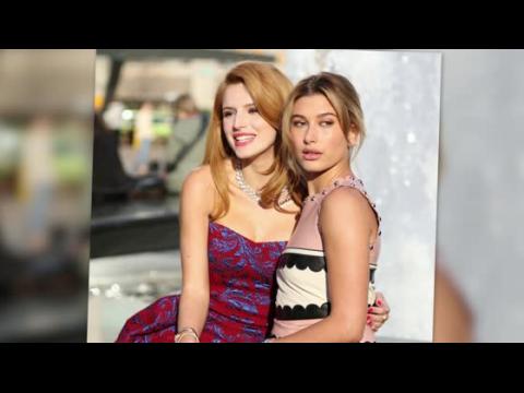 VIDEO : Bella Thorne et Hailey Baldwin illuminent New York