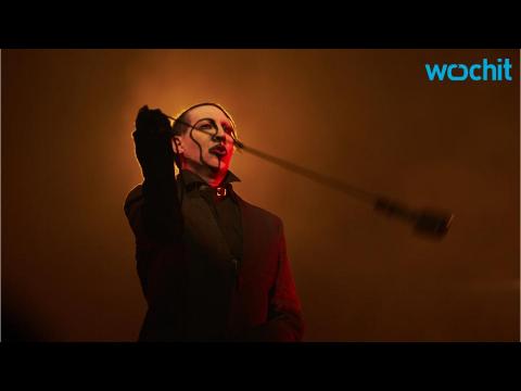 VIDEO : Marilyn Manson Returns to Roller Skating