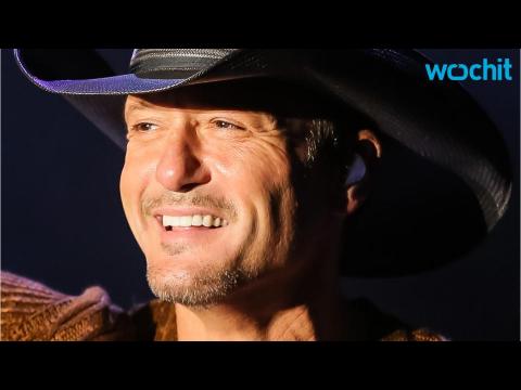 VIDEO : Tim McGraw's Sexy Abs!  Abs!