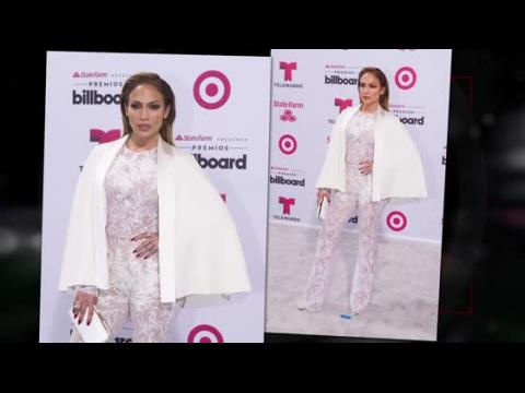 VIDEO : Jennifer Lopez Wears A Sexy Bodysuit To Billboard Latin Music Awards