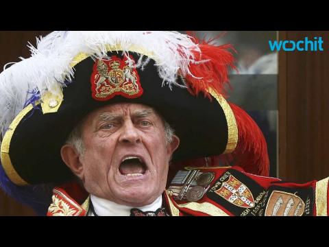 VIDEO : British Royal Navy Honors Royal Baby