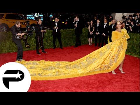 VIDEO : L'incroyable robe de Rihanna au Met Gala 2015 !
