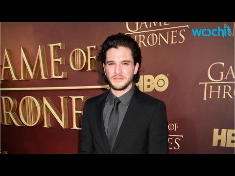 VIDEO : Kit Harington Changes His Mind About Being Called a Hunk