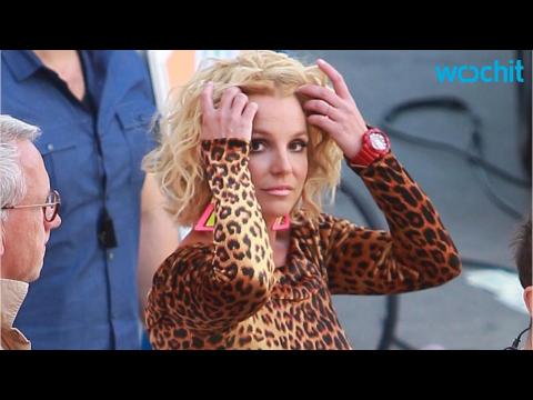 VIDEO : Britney Spears, Iggy Azalea Have Campy Fun in 'Pretty Girls' Video