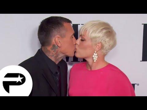 VIDEO : Pink amoureuse et tout de rose vtue au BMI Pop Awards