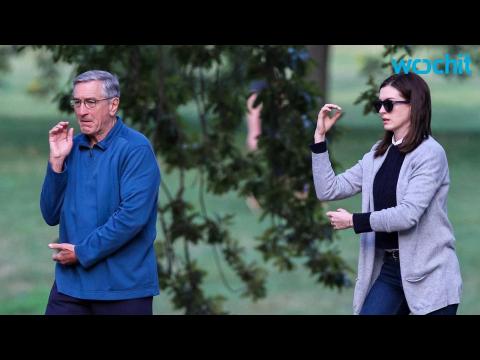 VIDEO : Robert De Niro Becomes Anne Hathaway's Intern