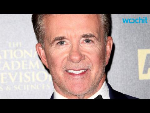 VIDEO : Robin Thicke's Dad's Therapeutic Use of His Son's Music