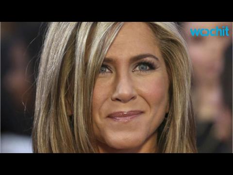 VIDEO : Jennifer Aniston Reveals Which Celeb She Thinks Is ''Sexy and Perfect''
