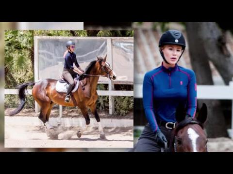 VIDEO : Iggy Azalea Rides Away Her Stress On Her New Stallions