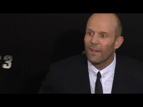 VIDEO : Jason Statham et Rosie Huntington-Whiteley volent la vedette  la premire des Expendables 3