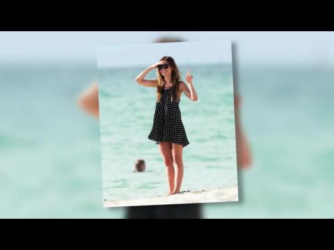 VIDEO : Audrina Patridge tourne son mission touristique en bikini