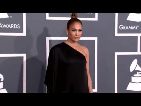VIDEO : Jennifer Lopez Wows With 'Booty' Pic on Instagram