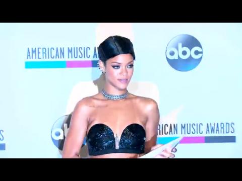 VIDEO : Chris Brown Trying to Reconcile with Rihanna?