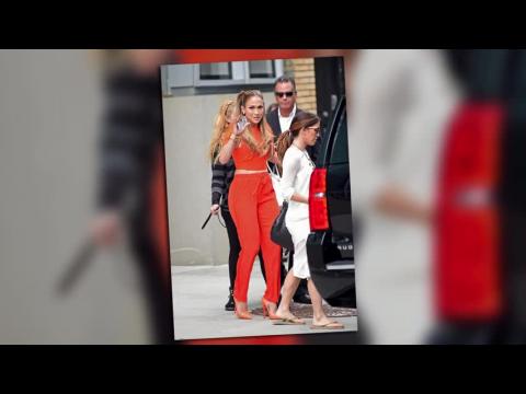 VIDEO : Jennifer Lopez se glisse dans trois tenues sexy