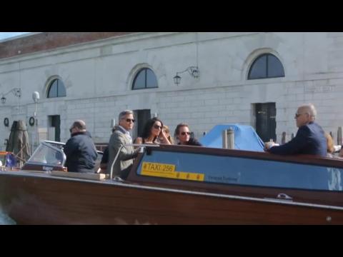 VIDEO : George Clooney Throwback Photos