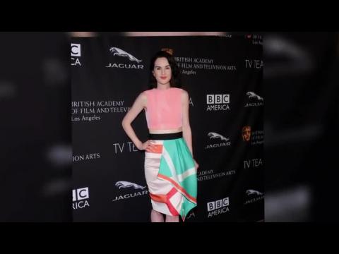 VIDEO : Les stars anglaises brillent  la soire des BAFTA  Los Angeles