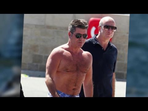 VIDEO : Simon Cowell disfruta unas vacaciones en St. Tropez