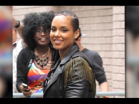 VIDEO : Alicia Keys, trs enceinte dans The View