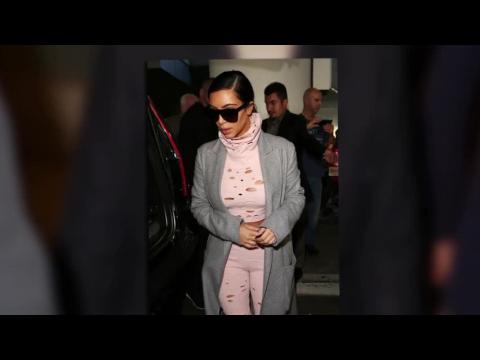 VIDEO : Kim Kardashian has a Fashion Flop For Once