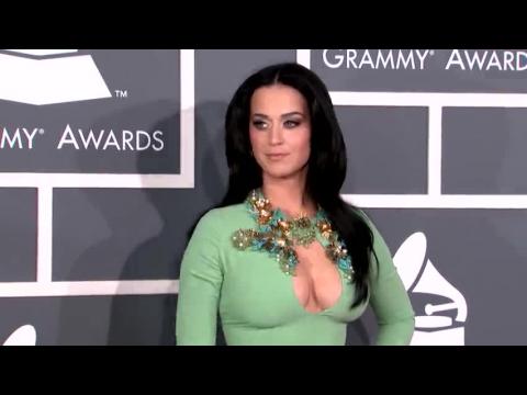 VIDEO : Katy Perry dice que sus ex novios se 