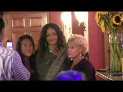 VIDEO : Rihanna sort à New York au milieu du scandale de Ray Rice