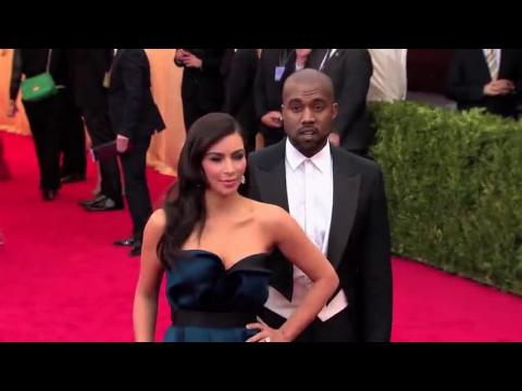 VIDEO : Kim est traite comme la Femme de l'Anne tous les jours