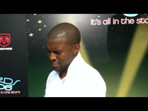 VIDEO : Kanye West Refuses to Apologize for Wheelchair Flub