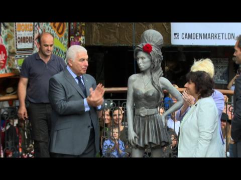 VIDEO : Amy Winehouse Would Have Turned 31 As A Statue is Unveiled