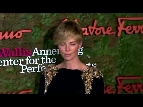 VIDEO : Charlize Theron Says She Doesn't Have A Perfect Body