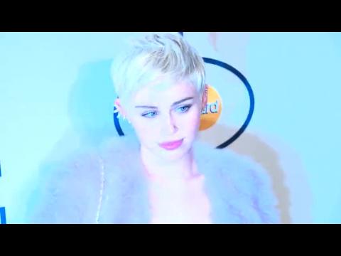 VIDEO : La pareja que rob a Miley Cyrus es encarcelada
