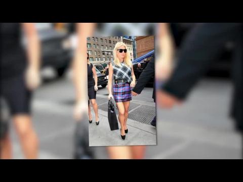VIDEO : Jessica Simpson Makes A Whistle Stop Trip to New York