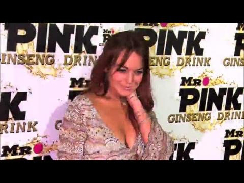 VIDEO : Lindsay Lohan Makes Her Stage Debut To Mixed Reviews
