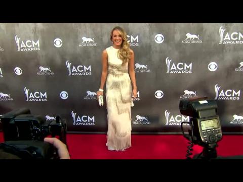 VIDEO : Carrie Underwood Says Pregnancy is 'Still Weird'