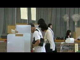 Élections sénatoriales au Japon, la coalition du Premier Shinzo Abe donnée gagnante