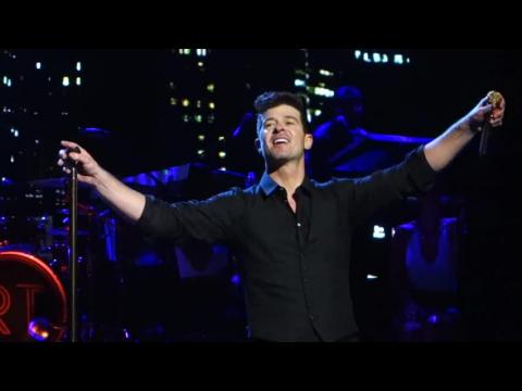 VIDEO : Robin Thicke's Wife Paula Patton Officially Files for Divorce