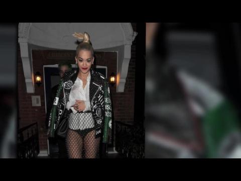VIDEO : Rita Ora Showcases her Risqu Attire