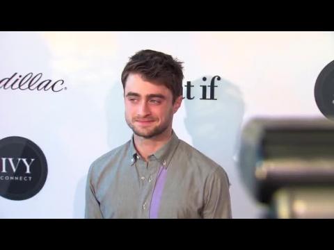 VIDEO : Daniel Radcliffe ne sait pas quoi faire avec les ados qui pleurent