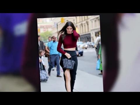 VIDEO : Kendall Jenner Flaunts Her Incredible Body