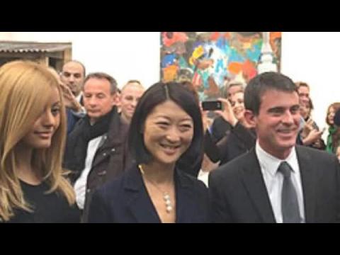 VIDEO : Quand Zahia rencontre Manuel Valls...
