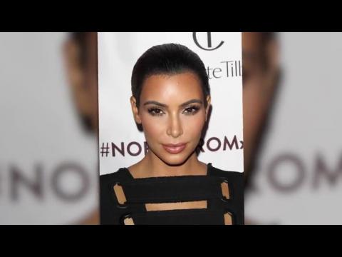 VIDEO : Kim Kardashian Flaunts Her Favourite Assets