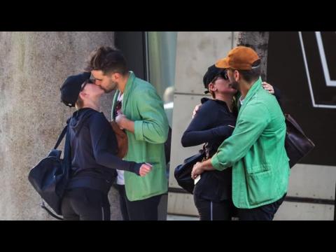 VIDEO : Scarlett Johansson Shares PDA With Husband Romain Dauriac