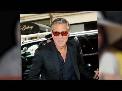 VIDEO : George Clooney acorta su luna de miel para ir a Comic Con