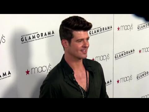 VIDEO : Robin Thicke Had Himself a Divorce Party with Beautiful Models