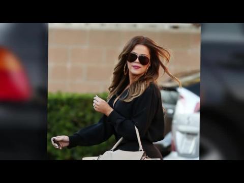 VIDEO : Kim and Khloe Kardashian are Complete Opposites
