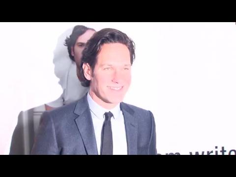 VIDEO : Paul Rudd Invites Royals Fans To Keg Party At His Mom's
